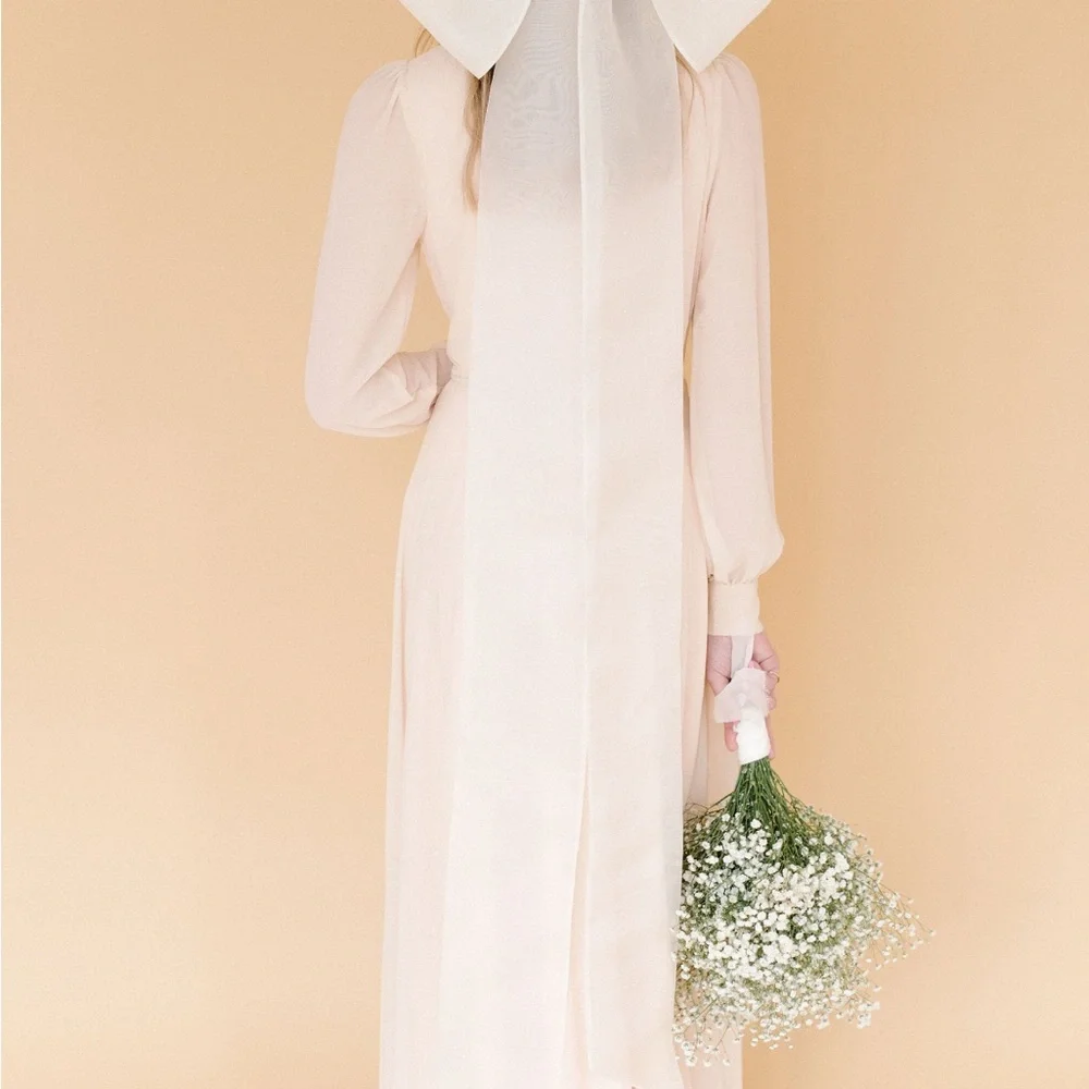 Gorgeous Ivory Silk Bridal Bow Veil - Picture 4 of 6
